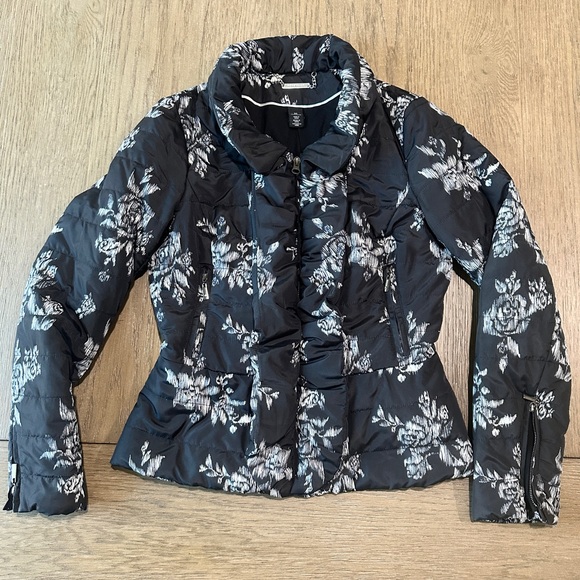 White House Black Market Jackets & Blazers - White House Black Market Black White Floral Quilted Puffer Jacket XS